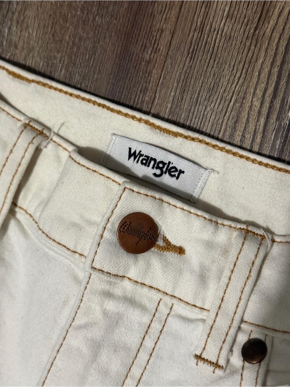 Wrangler Worldwide Crop 662 High Rise Wide Leg Jeans Women's 25 in Cream Denim - Picture 3 of 6